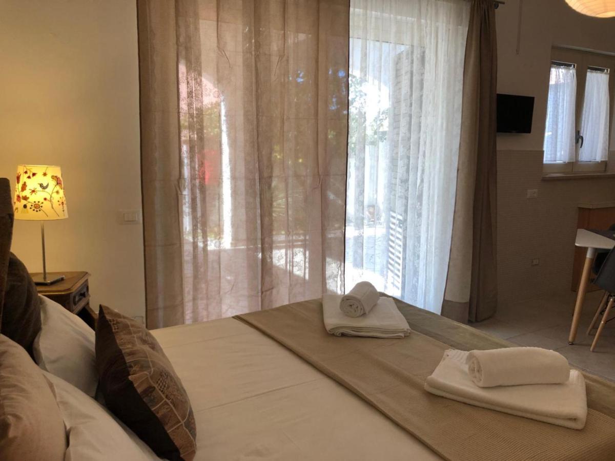 Odegos Mono & Trilo Bed & Breakfast Torre dell'Orso Luaran gambar