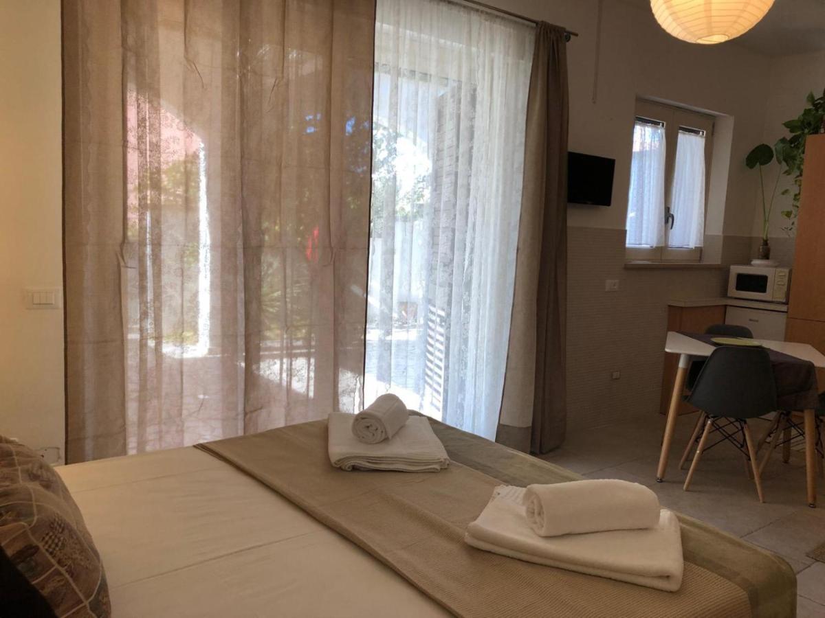 Odegos Mono & Trilo Bed & Breakfast Torre dell'Orso Luaran gambar
