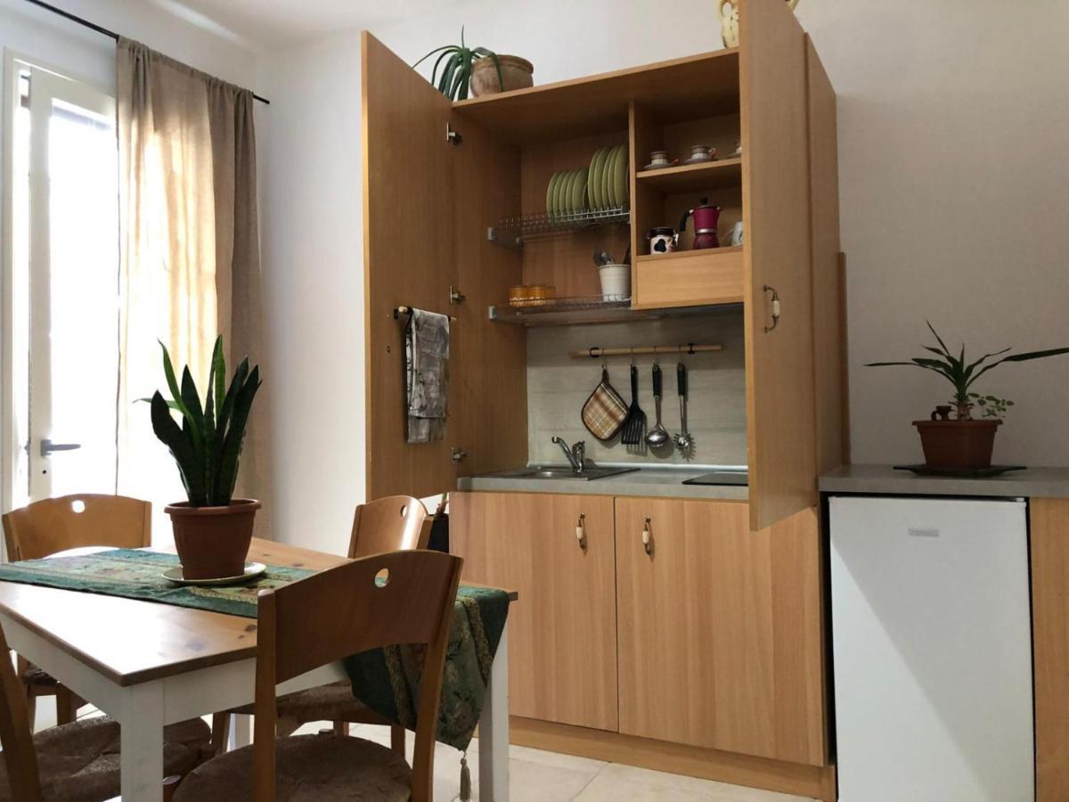 Odegos Mono & Trilo Bed & Breakfast Torre dell'Orso Luaran gambar
