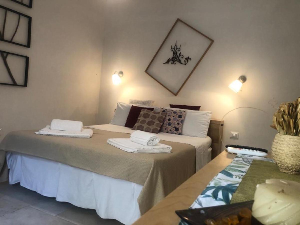 Odegos Mono & Trilo Bed & Breakfast Torre dell'Orso Luaran gambar