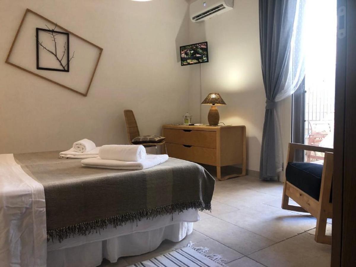 Odegos Mono & Trilo Bed & Breakfast Torre dell'Orso Luaran gambar