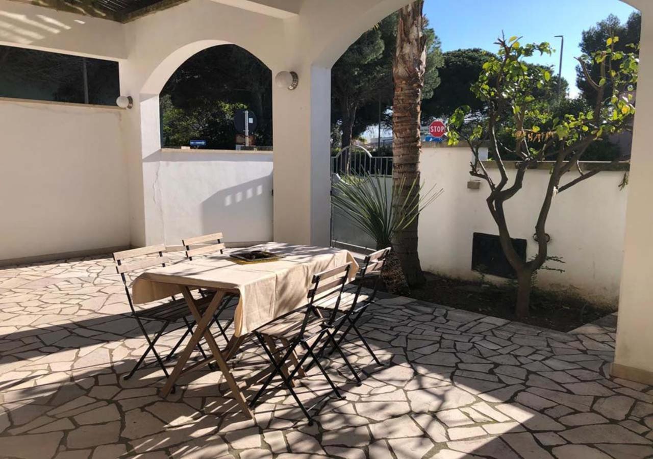 Odegos Mono & Trilo Bed & Breakfast Torre dell'Orso Luaran gambar