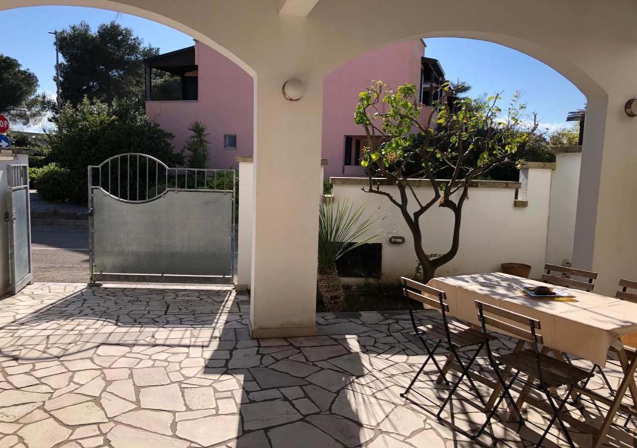 Odegos Mono & Trilo Bed & Breakfast Torre dell'Orso Luaran gambar